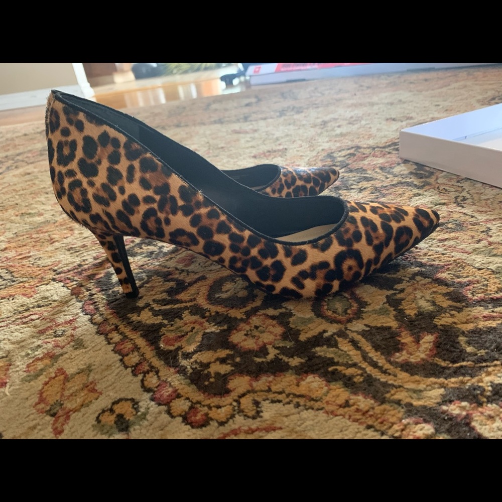 BNWT alfani cheetah heels